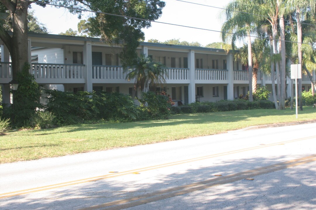 Allendale Arms in St. Petersburg, FL - Building Photo