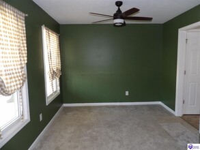 201 Skyline Dr in Radcliff, KY - Foto de edificio - Building Photo
