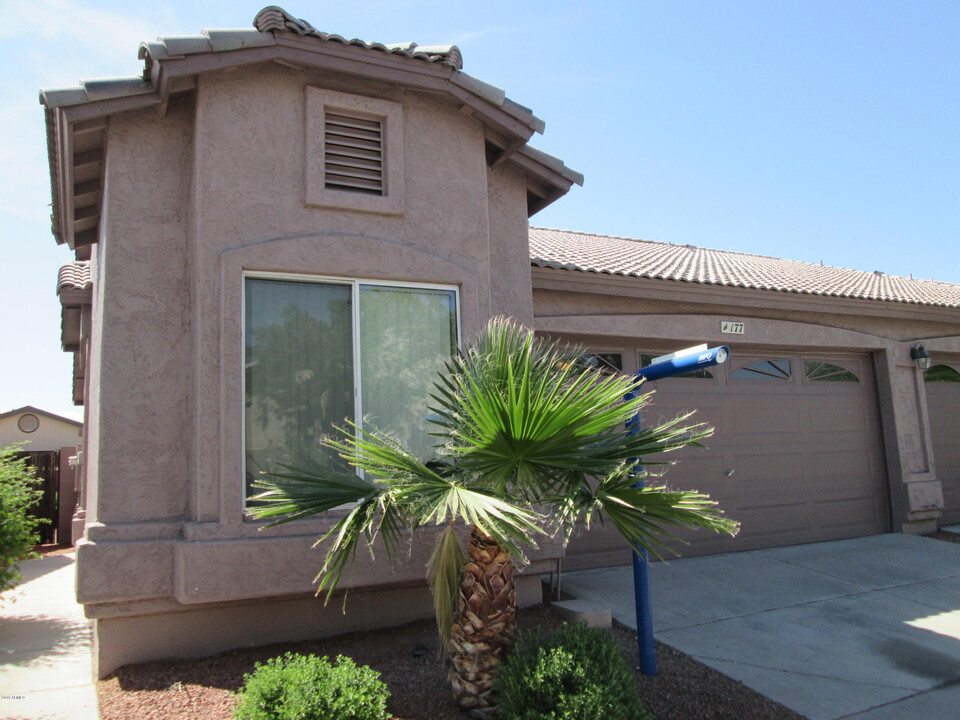 6610 E University Dr in Mesa, AZ - Building Photo