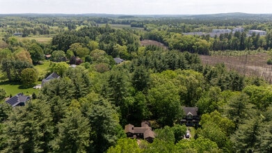 32 Fern St in Concord, MA - Foto de edificio - Building Photo