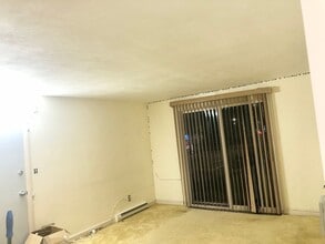 36 Essex St, Unit 5 in Saugus, MA - Building Photo - Building Photo