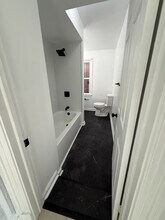 31 S Arlington Ave, Unit 1 in Baltimore, MD - Foto de edificio - Building Photo