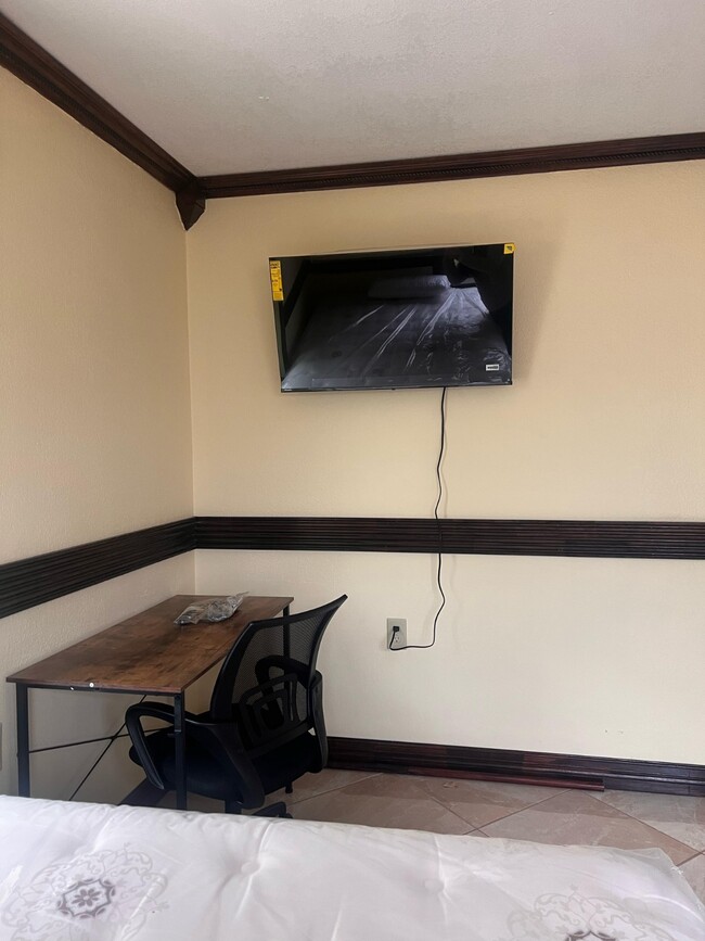 13013 Columbine Ln in Houston, TX - Building Photo - Building Photo