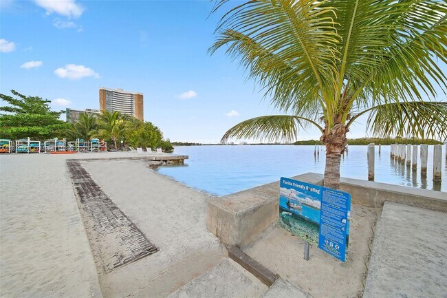 650 NE 64th St in Miami, FL - Building Photo - Building Photo