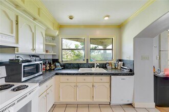 1712 Lakeshore Dr in Austin, TX - Building Photo - Building Photo