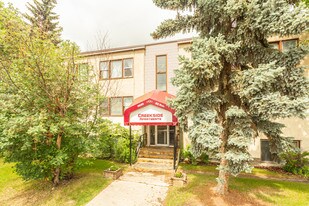 Creekside Manor in Edmonton, AB - Building Photo