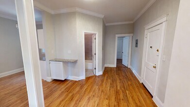 1255 Commonwealth Ave, Unit 2 in Boston, MA - Building Photo - Building Photo