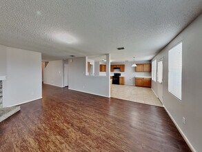 324 Snapdragon Ct in Burleson, TX - Building Photo - Building Photo