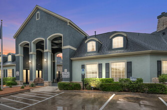 Villas at Willow Springs Apartments in San Marcos, TX - Building Photo - Building Photo