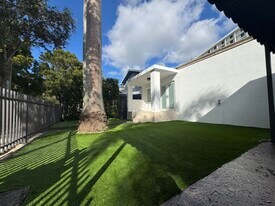 801 NW 14th Ct in Miami, FL - Building Photo - Building Photo