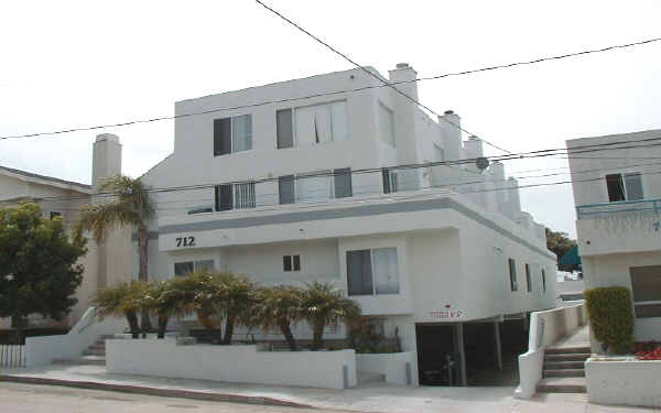 712 9th St in Hermosa Beach, CA - Foto de edificio