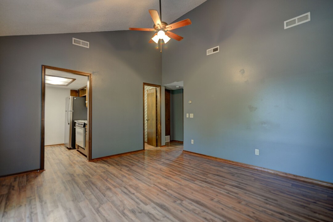 919 W Tyler Ave in Stillwater, OK - Building Photo