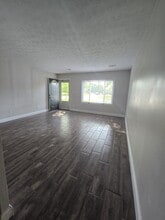 996 Brookcrest Dr in Mason, OH - Building Photo - Building Photo