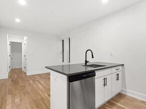 32-86 33rd St in Queens, NY - Building Photo - Building Photo