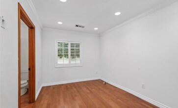 15521 Morrison St in Los Angeles, CA - Building Photo - Building Photo