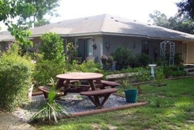 Pineywood Apartments in Milton, FL - Foto de edificio - Building Photo