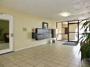 420 Redondo Ave in Long Beach, CA - Foto de edificio - Building Photo