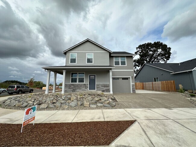 1143 Sassafras St in Independence, OR - Building Photo - Building Photo