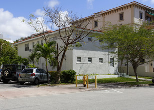 115 Zamora Ave in Miami, FL - Building Photo - Building Photo