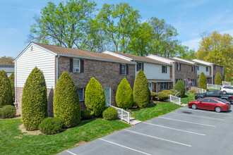 Gatesway Townhouses in Enola, PA - Building Photo - Building Photo