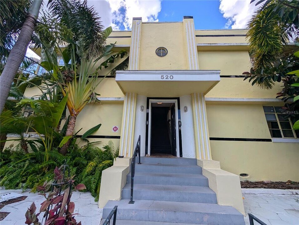 520 11th Ave N in St. Petersburg, FL - Foto de edificio