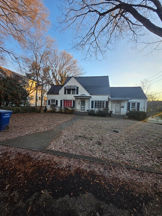 204 S West St, Unit Unit #2 in Wilkesboro, NC - Building Photo