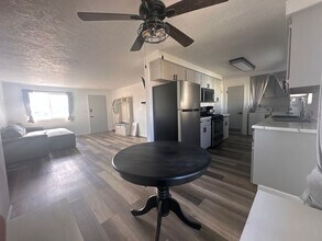 21124 SE Reed Market Rd in Bend, OR - Building Photo - Building Photo