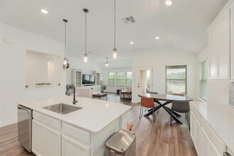 1808 Donetto Dr in Leander, TX - Building Photo - Building Photo