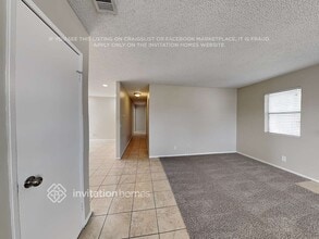 9702 Forest Ave in Bloomington, CA - Foto de edificio - Building Photo