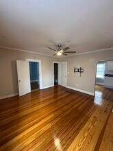 192 State St, Unit 1 in Bristol, RI - Building Photo - Building Photo