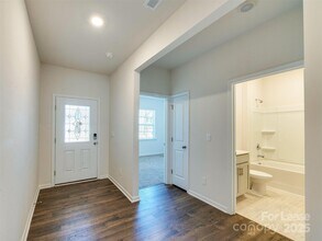 3721 Stanley Crk Dr in Mount Holly, NC - Building Photo - Building Photo