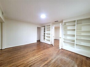9809 Champa Dr in Dallas, TX - Building Photo - Building Photo