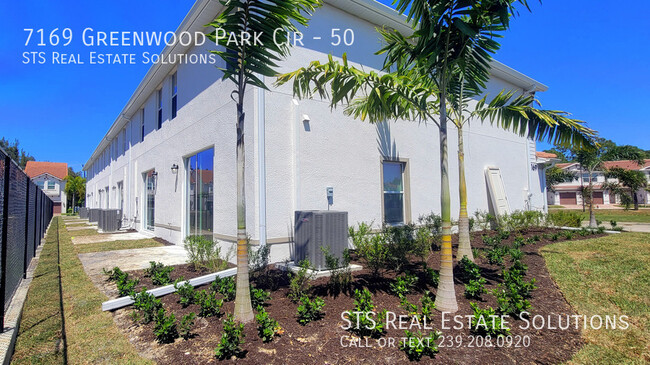 7169 Greenwood Park Cir in Ft. Myers, FL - Building Photo - Building Photo