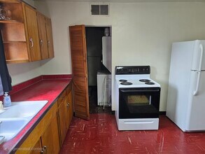 1216 University Ave, Unit 2 in Morgantown, WV - Building Photo - Building Photo
