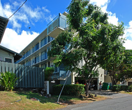 2328 Seaview Ave in Honolulu, HI - Building Photo - Building Photo