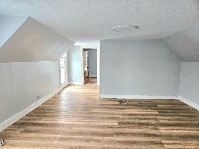 25 Saltonstall St in Canandaigua, NY - Foto de edificio - Building Photo