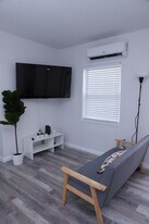 1109 Douglas Rd in Miami, FL - Building Photo