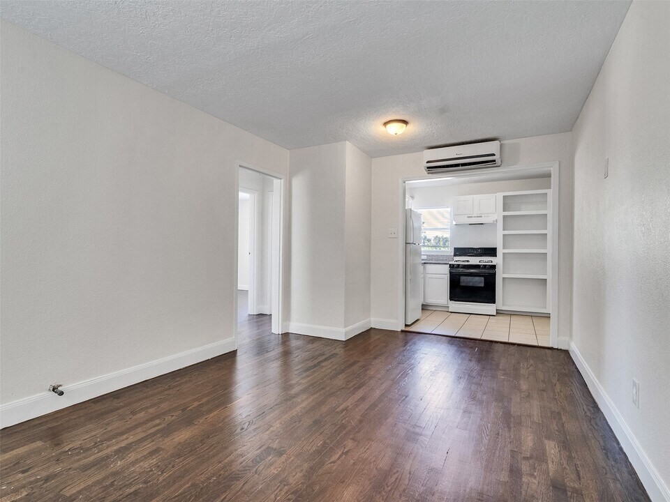 7622 Pecan Villas Dr in Houston, TX - Building Photo