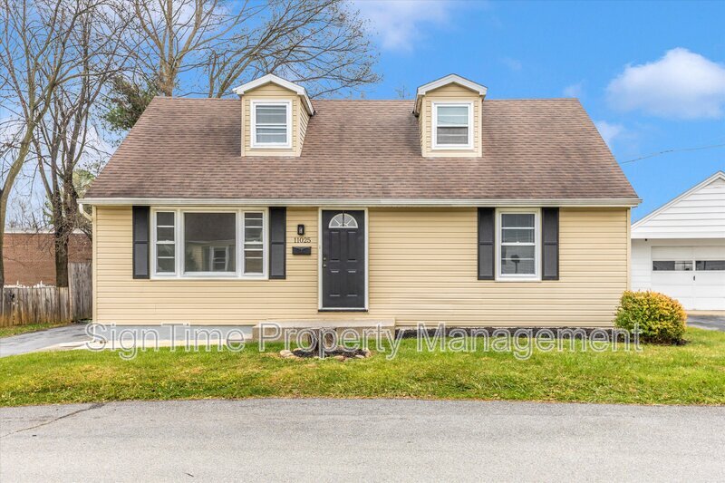 11025 Rosewood Dr in Hagerstown, MD - Building Photo