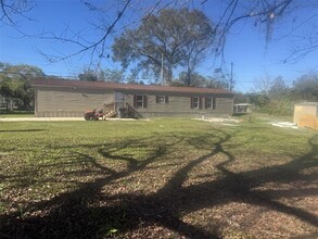 2360 Plum Ave in Auburndale, FL - Building Photo - Building Photo