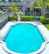 40 NW 87th Ave in Miami, FL - Building Photo - Building Photo