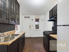 645 Camp St in Harrisburg, PA - Building Photo - Building Photo