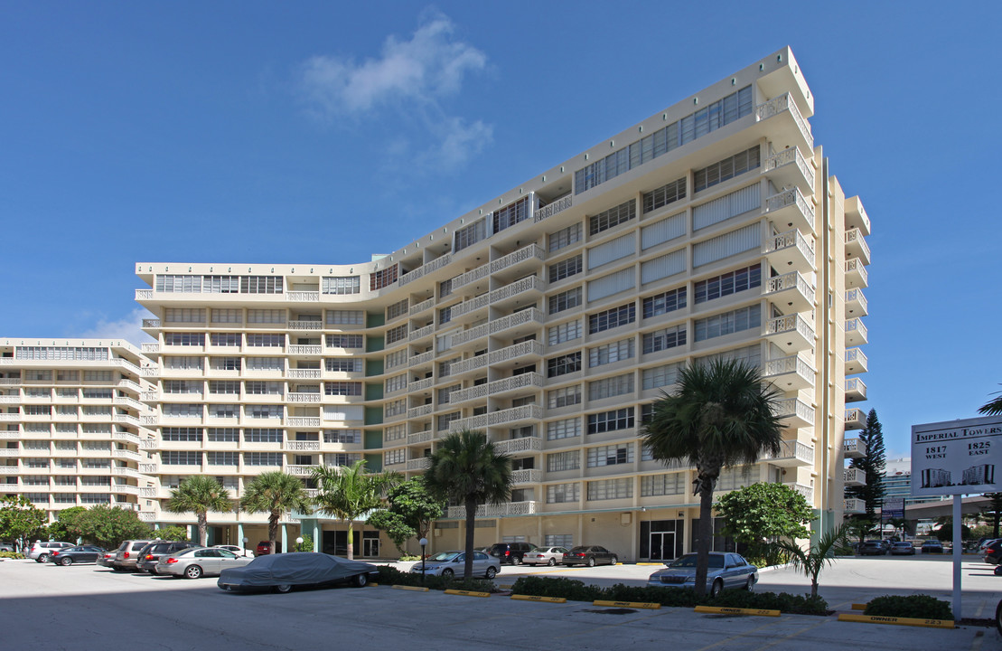 Imperial Towers East & West in Hallandale Beach, FL - Building Photo