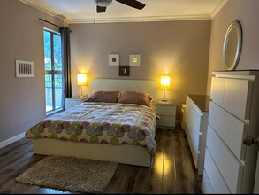 365 Burchett St, Unit 102 in Glendale, CA - Foto de edificio - Building Photo