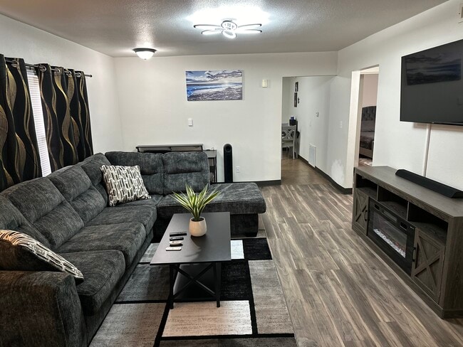 1000 Court St, Unit 1002