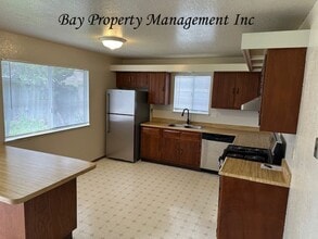 722 St Helen Way in Salinas, CA - Building Photo - Building Photo