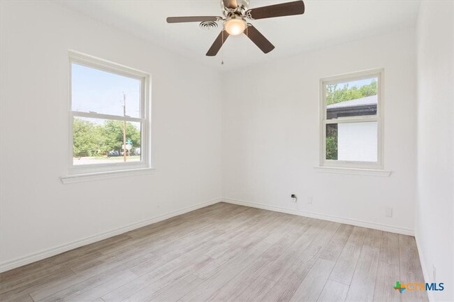 property at 1304 Metropolitan Dr