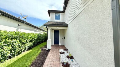 7293 Birchmore St in Naples, FL - Building Photo - Building Photo