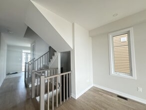 515 Oldenburg Ave in Ottawa, ON - Building Photo - Building Photo