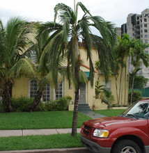 122 Menores Ave in Coral Gables, FL - Building Photo - Building Photo